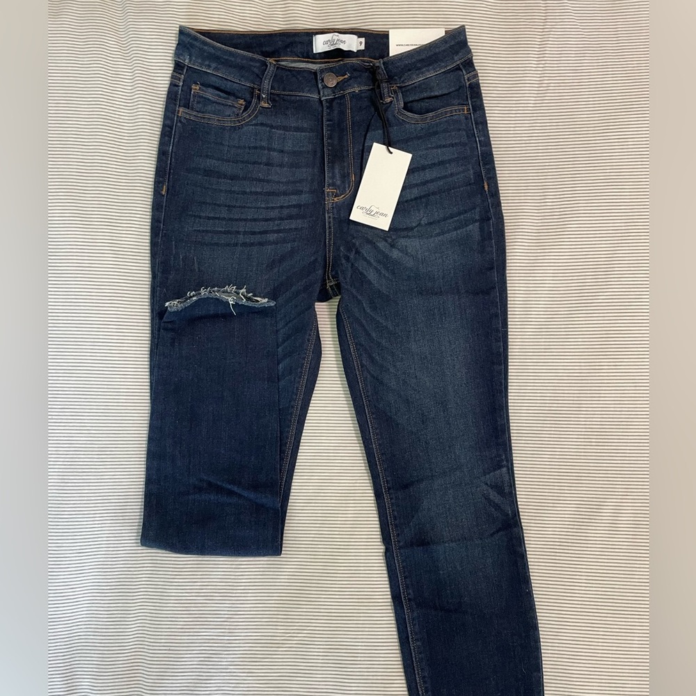 NWT Carly Jean Los Angeles Skinny Denim